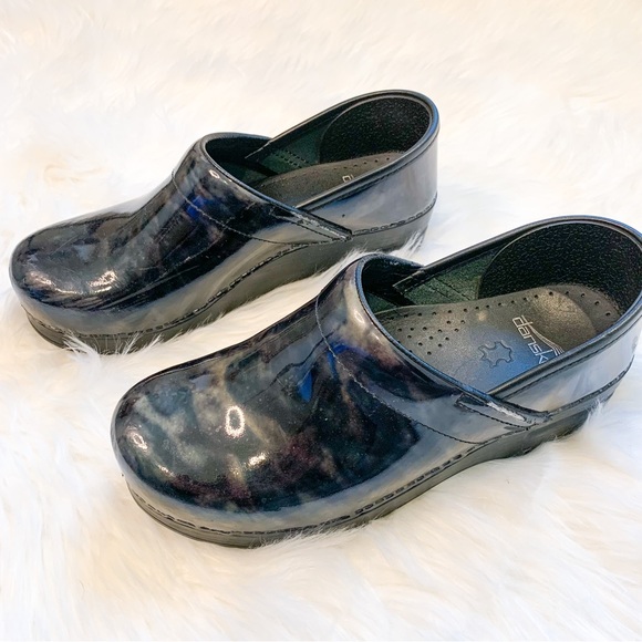 Dansko Professional Teaching Nursing Standing Clogs Leather Black Green - Picture 1 of 7